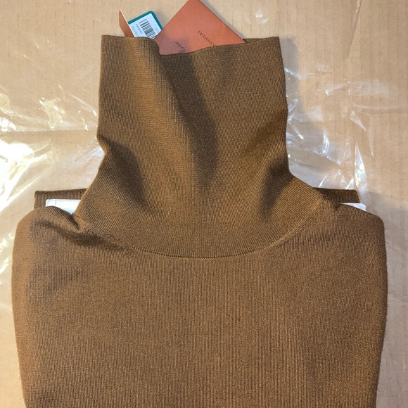 Authentic Loro Piana Neo Piuma Turtleneck size 36 - Picture 8 of 10